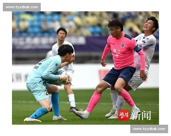 苏超决战：淮安草根带伤死磕南通，拼至终场燃爆 3 万人